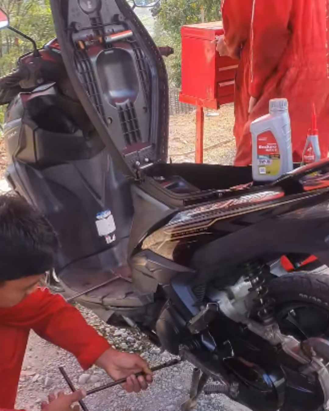 Bengkel OTOTEFA SMKN 1 Talaga Gelar Kegiatan Service on The Road